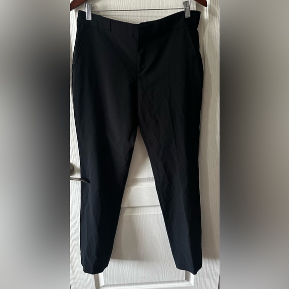 Banana republic, black slacks, size 10L, made with soft but strong material - Picture 3 of 7